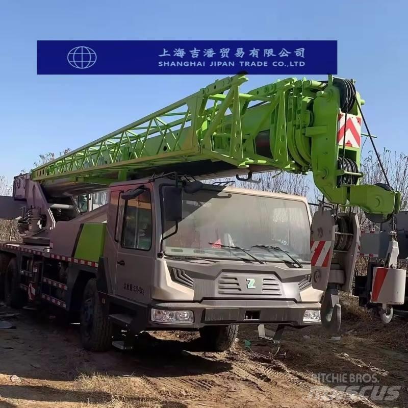 Zoomlion QY 30 V Univerzálne terénne žeriavy