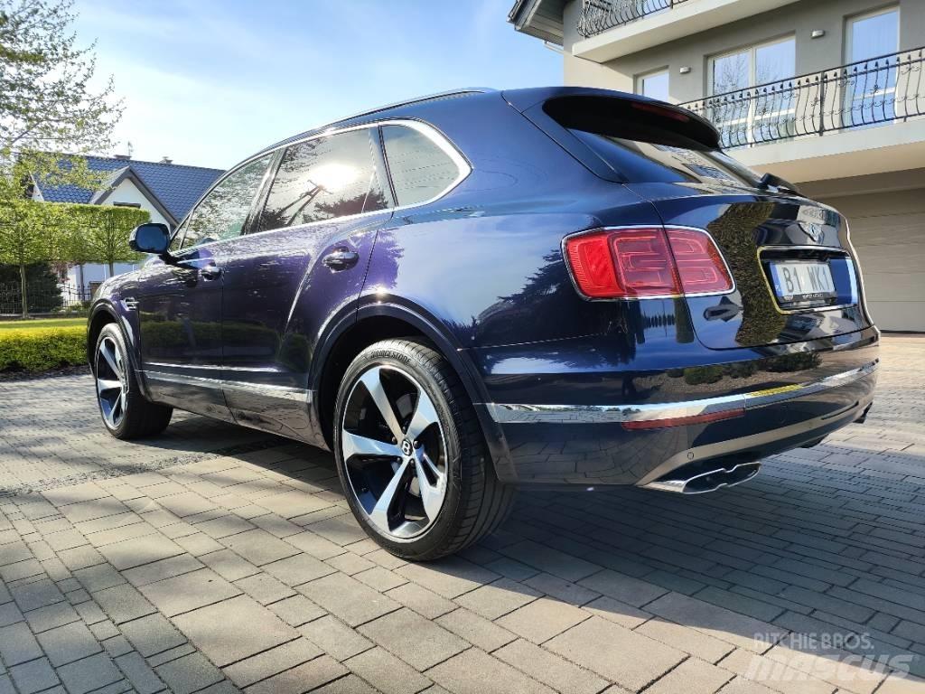 Bentley Bentayga V8 Automobily