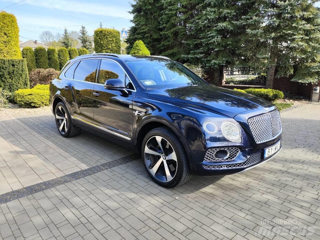 Bentley Bentayga V8 Automobily
