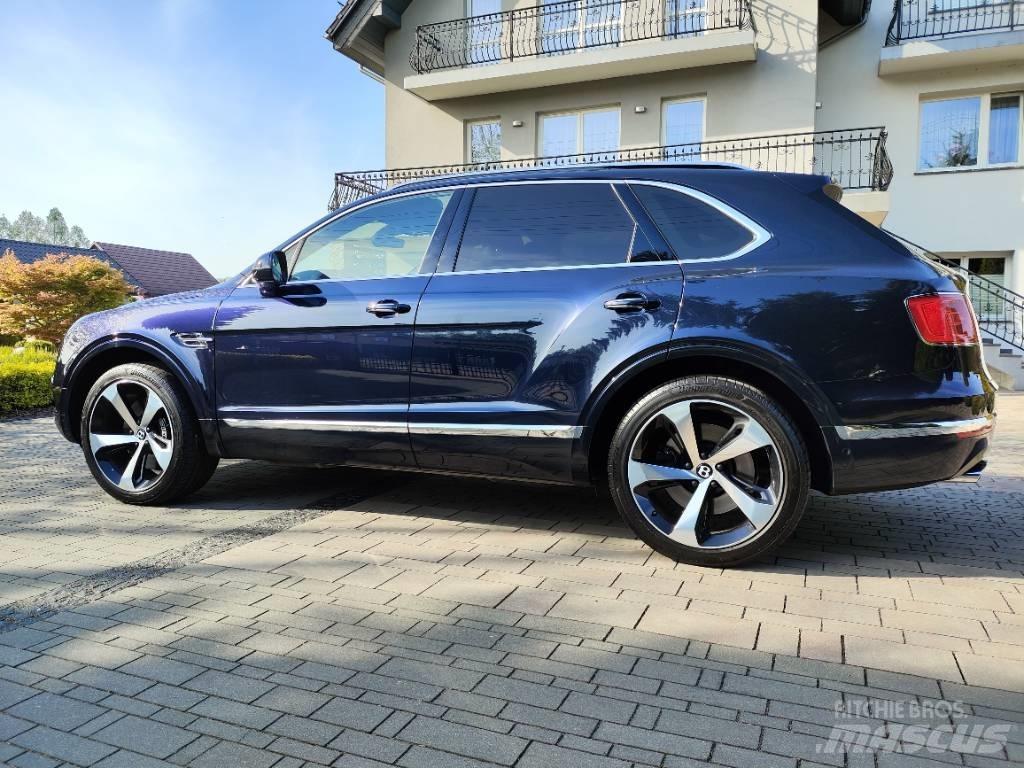 Bentley Bentayga V8 Automobily