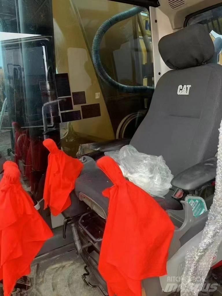 CAT 349D2 Pásové rýpadlá