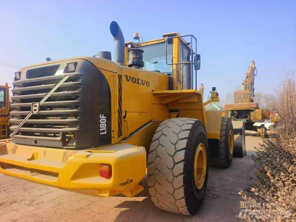 Volvo L 180 F Kolesové nakladače