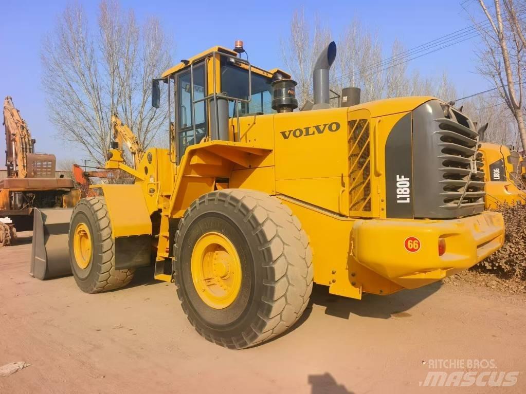 Volvo L 180 F Kolesové nakladače
