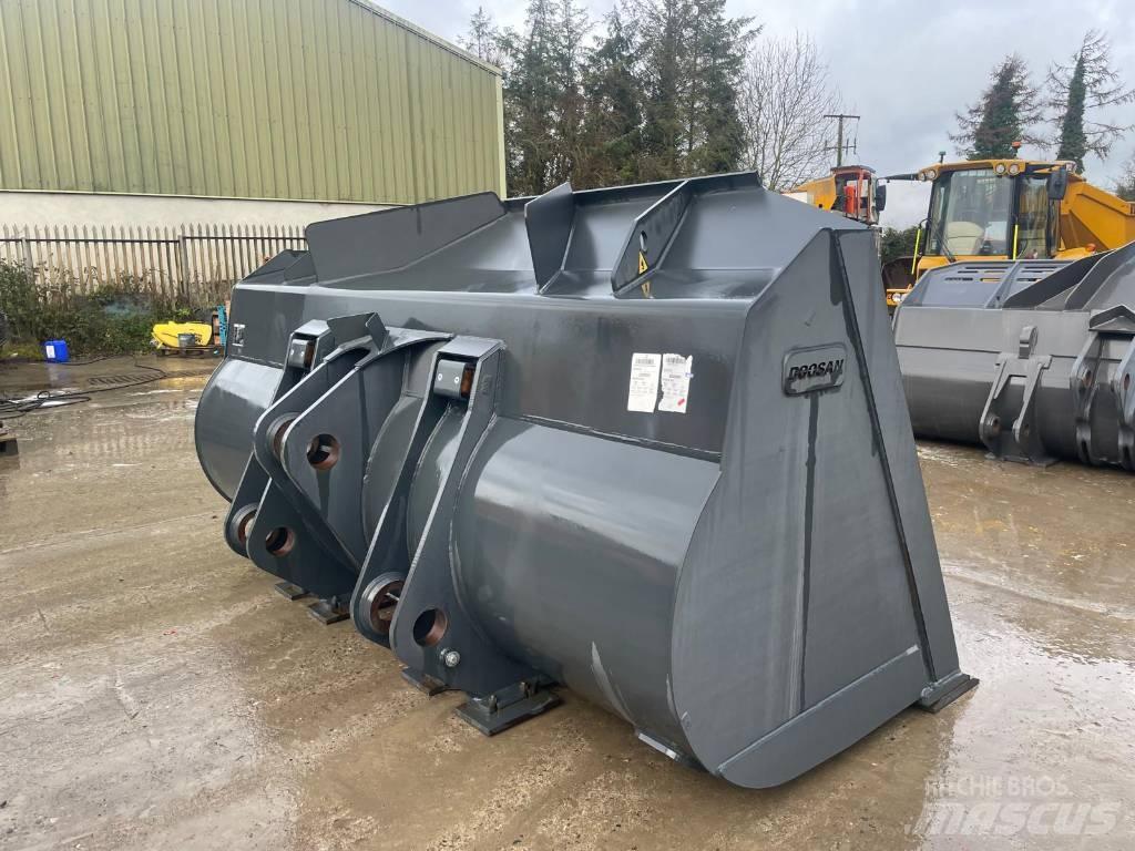 Doosan DL550 bucket Lopaty