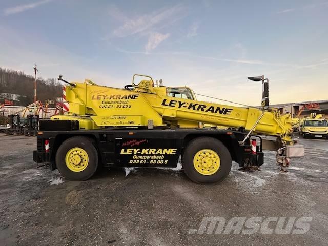 Terex AC 30 City Univerzálne terénne žeriavy