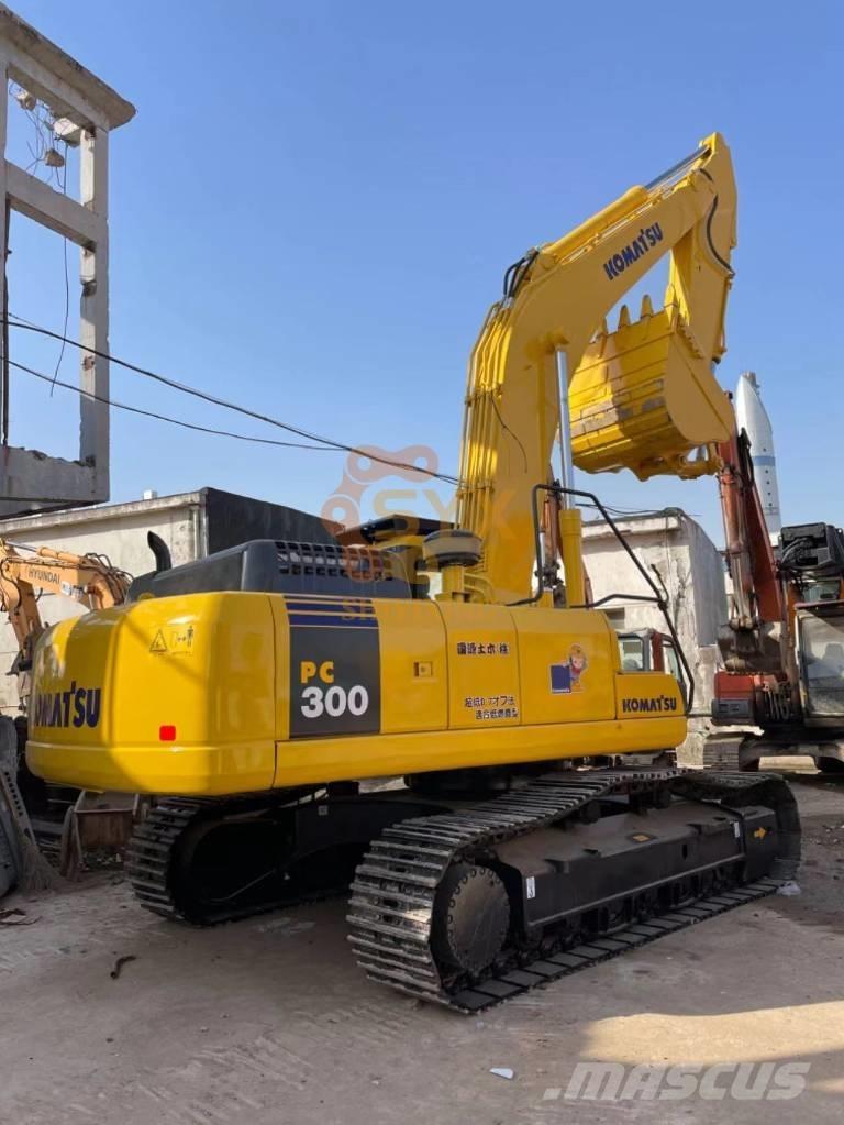 Komatsu PC 300 Pásové rýpadlá