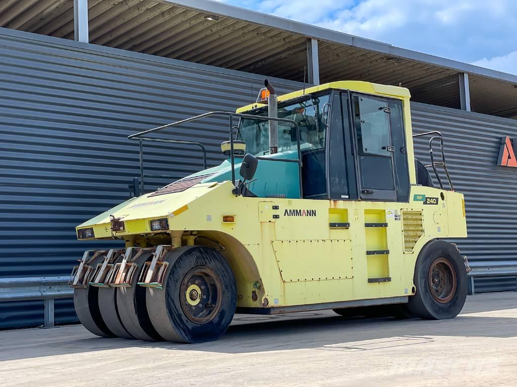 Ammann AP 240 Pneumatikové valce