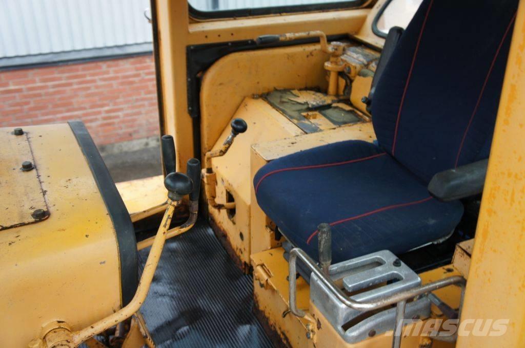 Komatsu D 155 A-1 Pásové dozéry