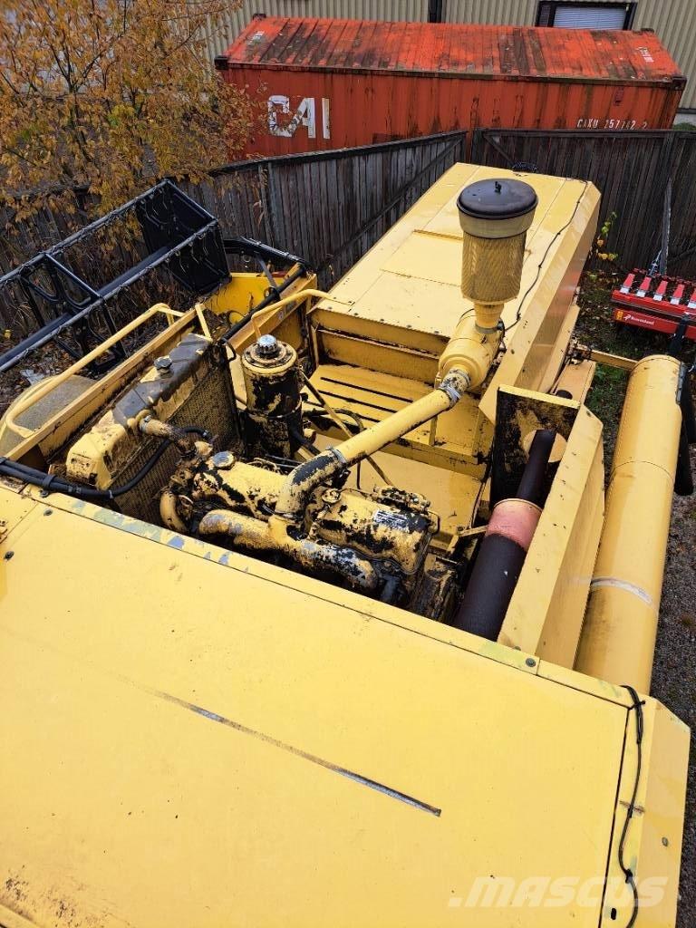 New Holland 8030H Kombinované zberacie stroje