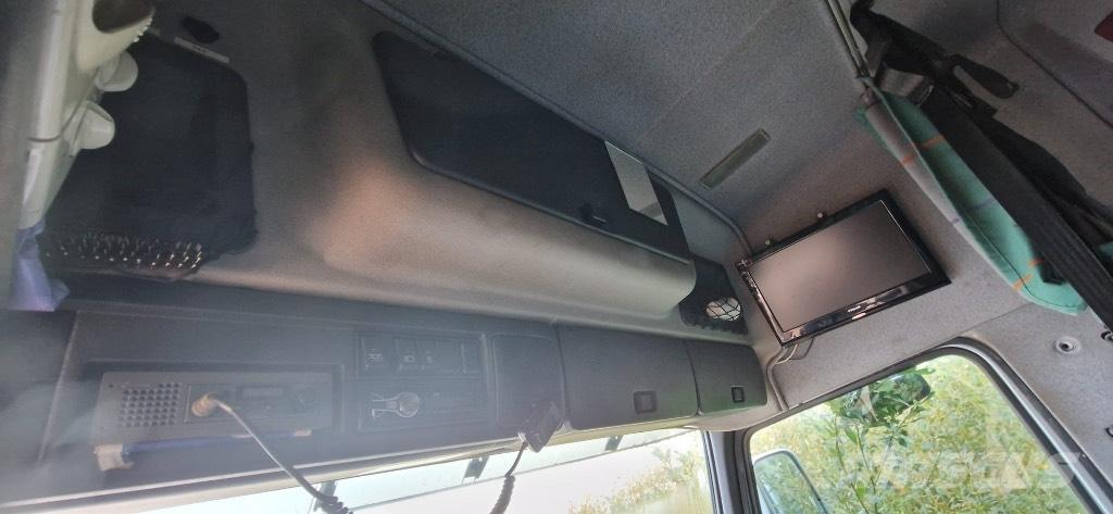 Volvo FH 12 460 Skriňová nadstavba