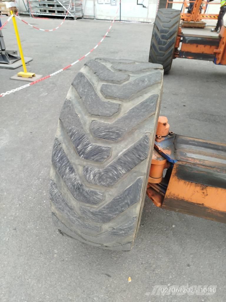 JLG 1250 AJP Kĺbové plošiny