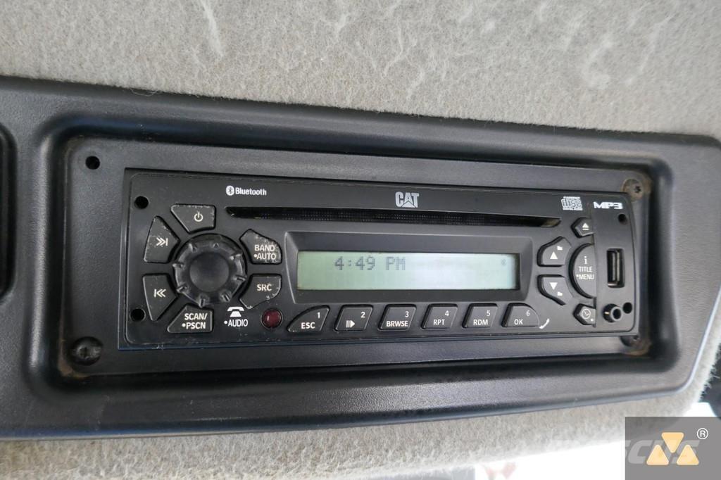 CAT 966K Kolesové nakladače