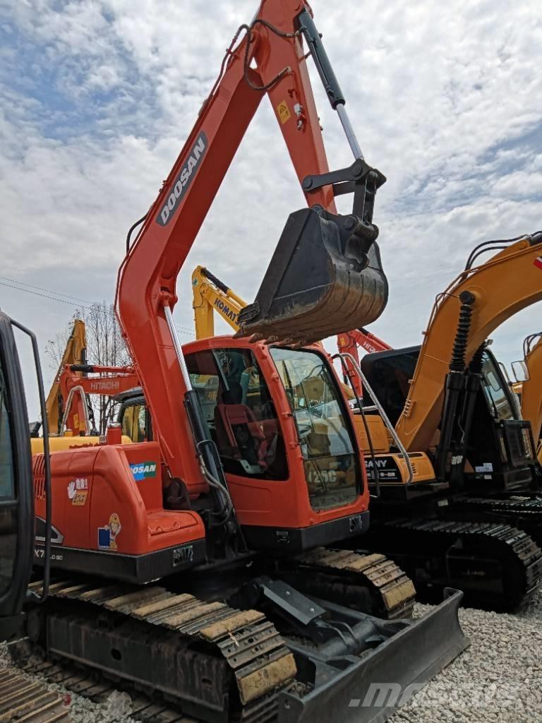 Doosan DX 75 Pásové rýpadlá