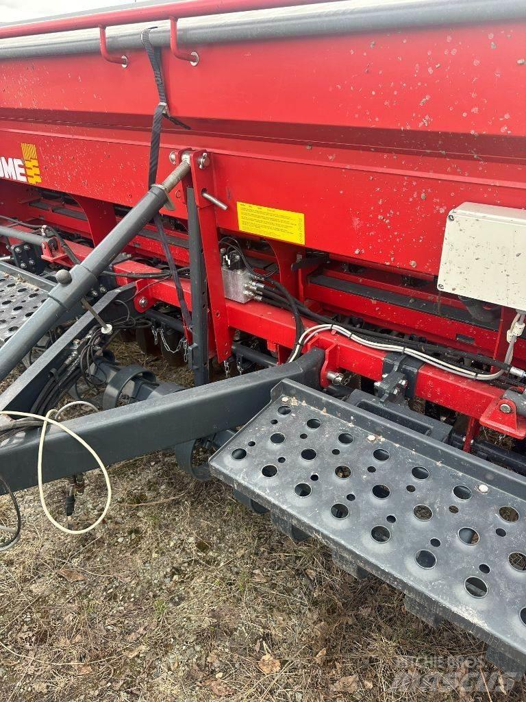 Tume HKL4000 Mechanické sejačky