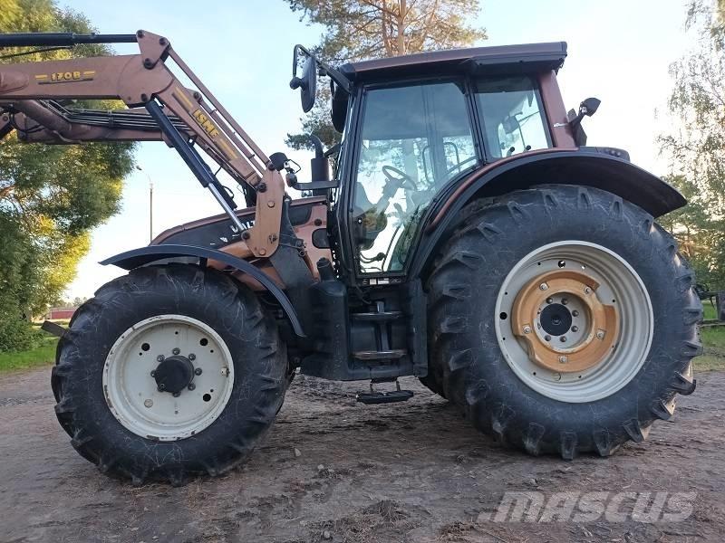 Valtra N 141 Traktory