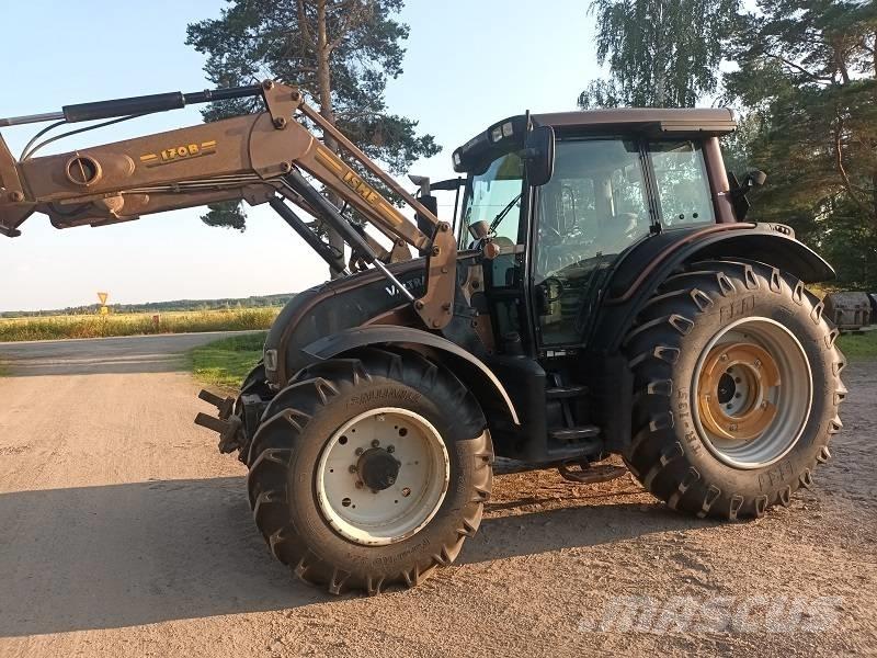 Valtra N 141 Traktory