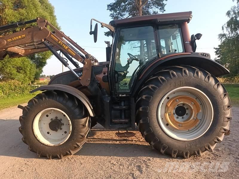 Valtra N 141 Traktory