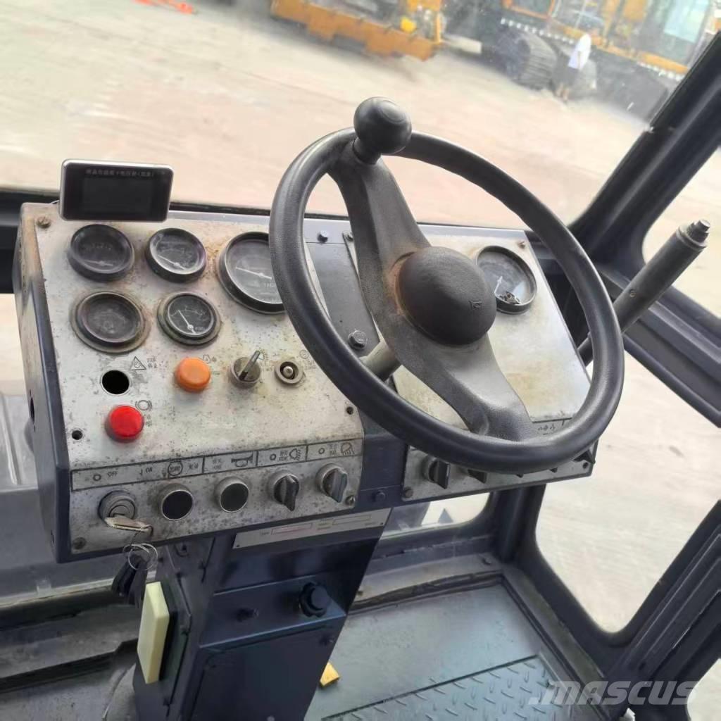 Dynapac CC211 Tandemové valce