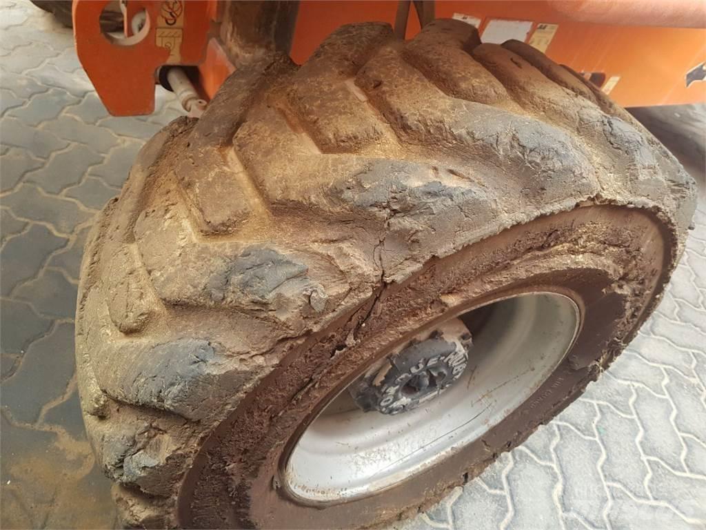 JLG 460SJ Teleskopické plošiny