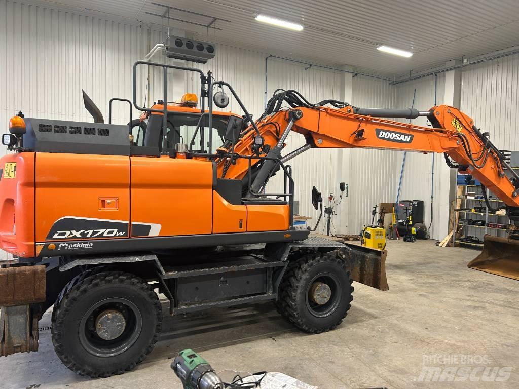 Doosan DX170W-5 Kolesové rýpadlá