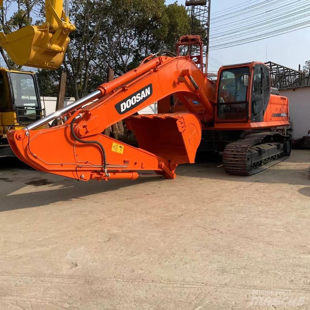 Doosan DX 300 Pásové rýpadlá