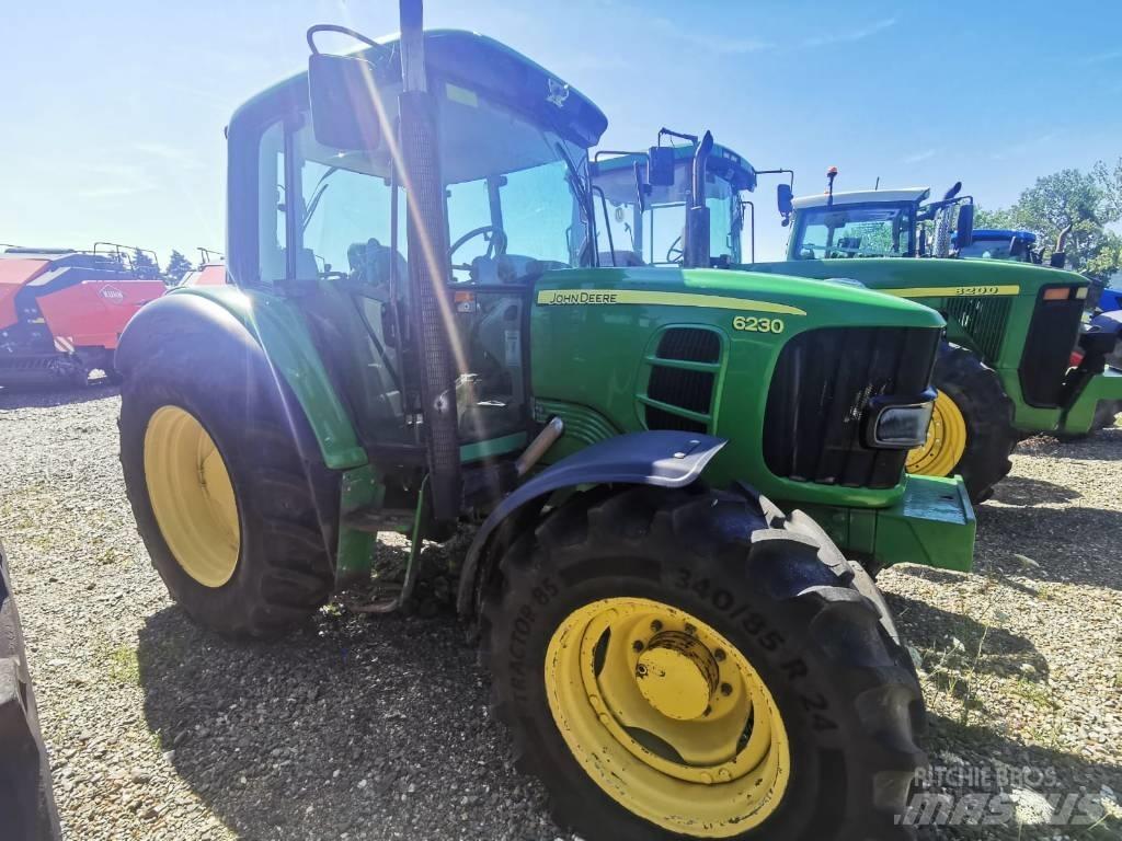 John Deere 6230 Traktory