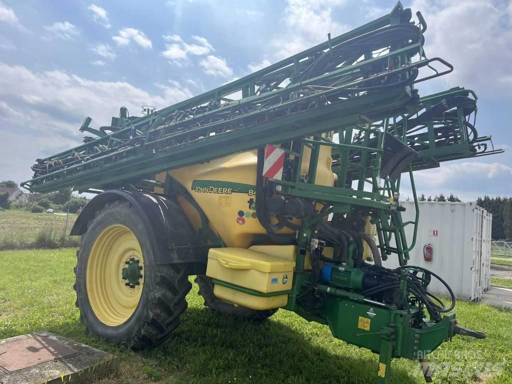 John Deere 840 i Ťahané postrekovače