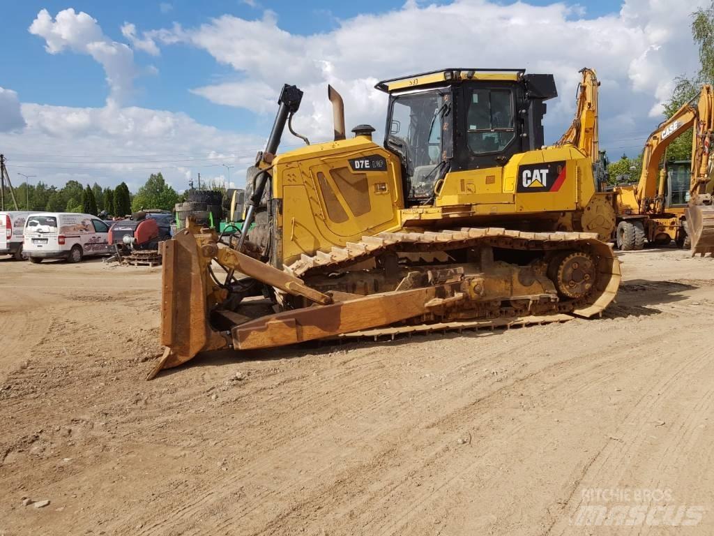 CAT D 7 E LGP Pásové dozéry