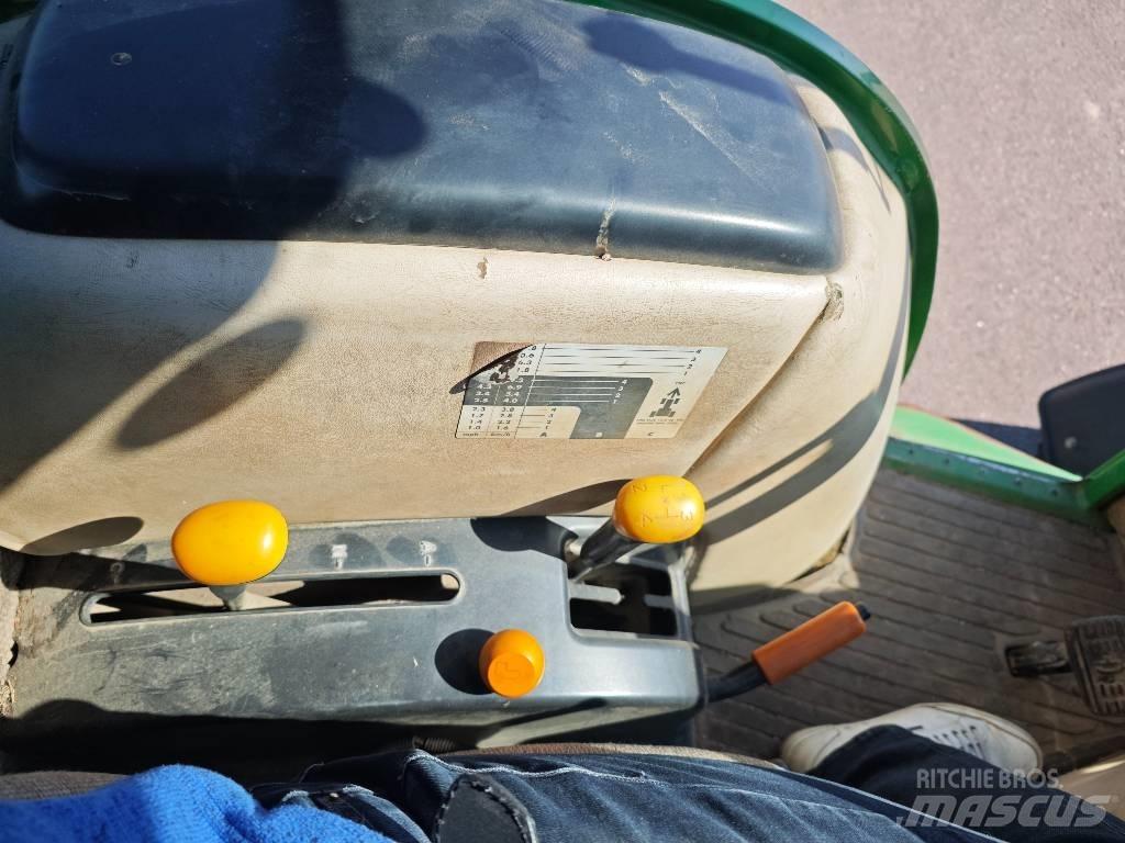 John Deere 4520 Kompaktné traktory