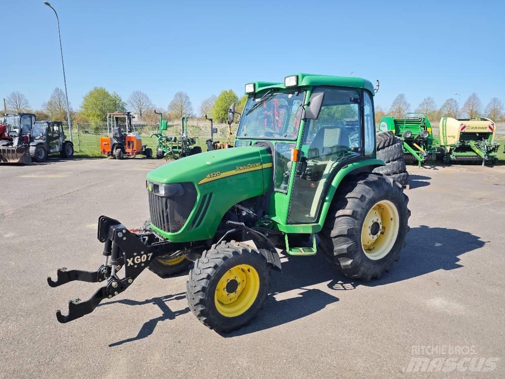 John Deere 4520 Kompaktné traktory