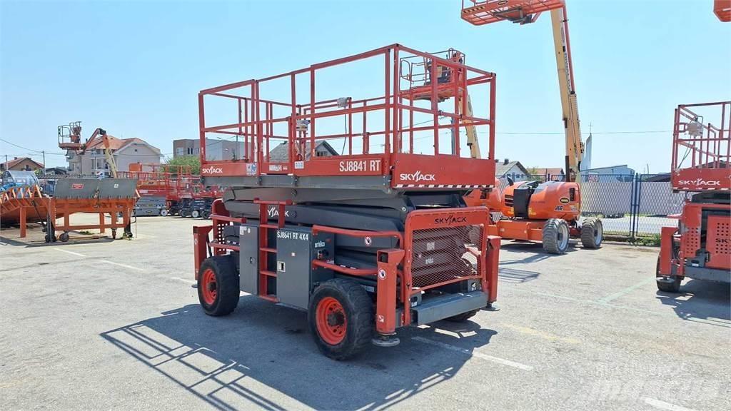 SkyJack 8841RT Nožnicové zdvíhacie plošiny