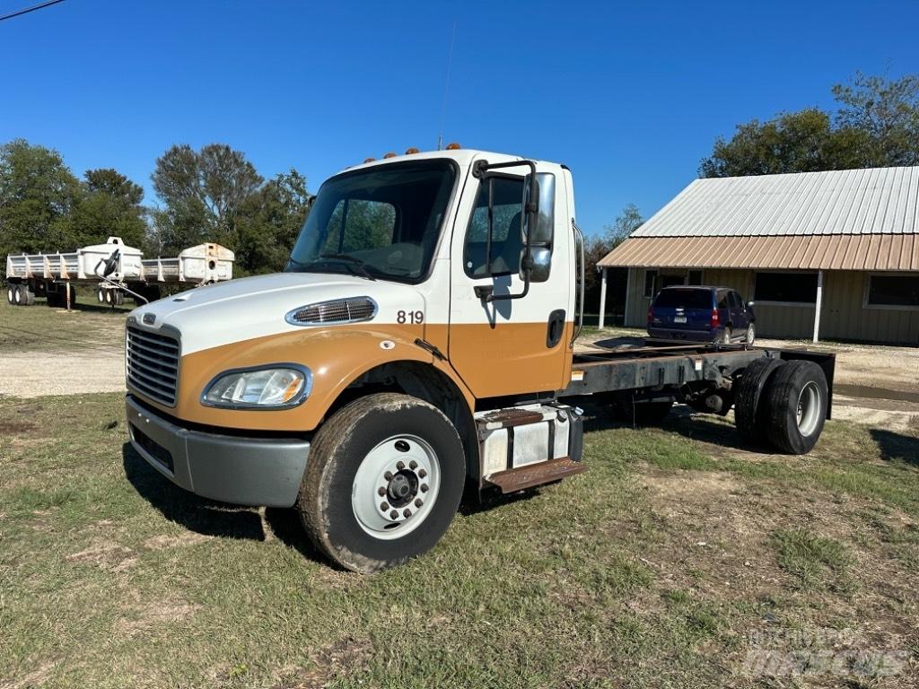 Freightliner M 106 Nákladné vozidlá bez nadstavby