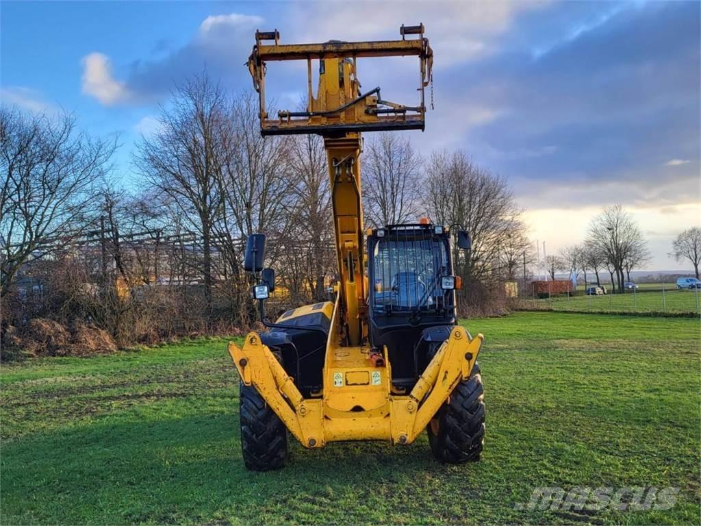 JCB 533-105 Teleskopické plošiny