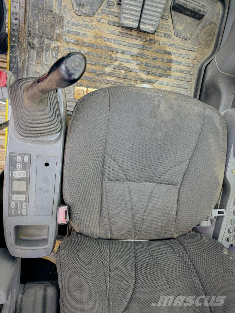 Komatsu PC 300 LC-7 Pásové rýpadlá