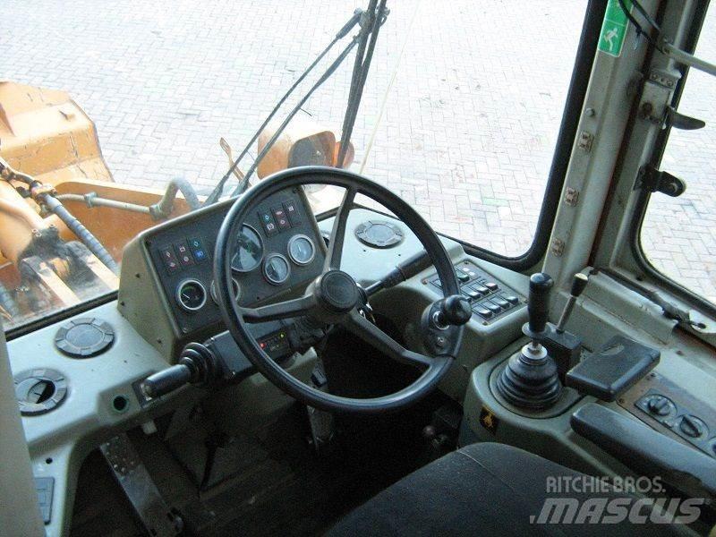 Hyundai HL740-3 Kolesové nakladače