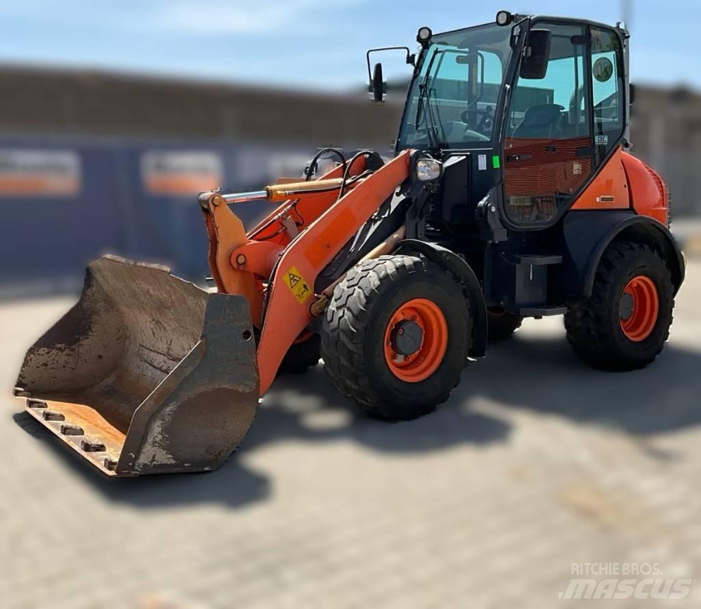 Komatsu WA 80-6 Kolesové nakladače