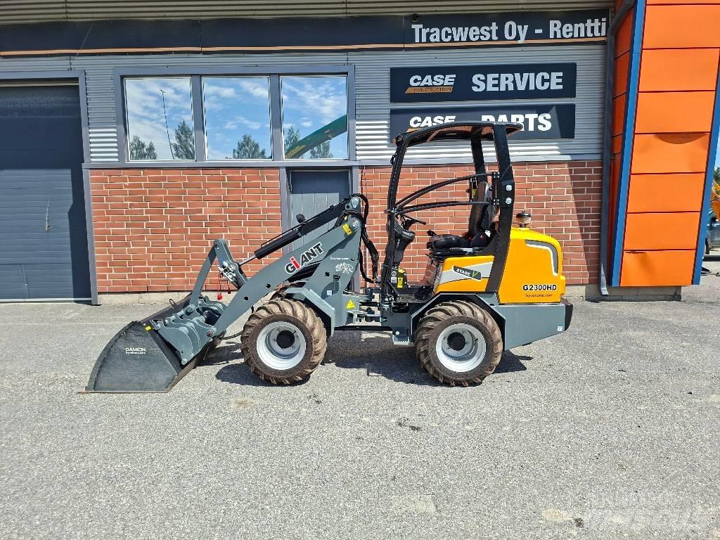 GiANT G 2300 HD Viacúčelové nakladače