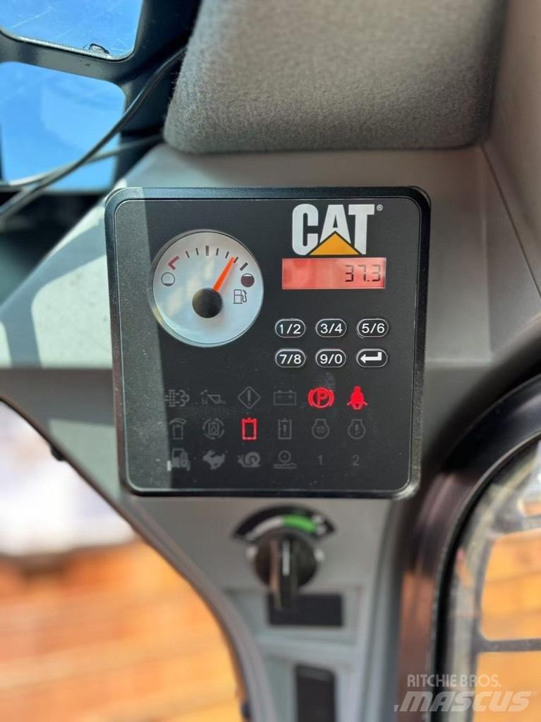 CAT 262 D Šmykom riadené nakladače