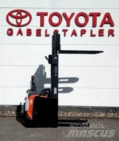 Toyota SPE140L Ručne vedené vysokozdvižné vozíky