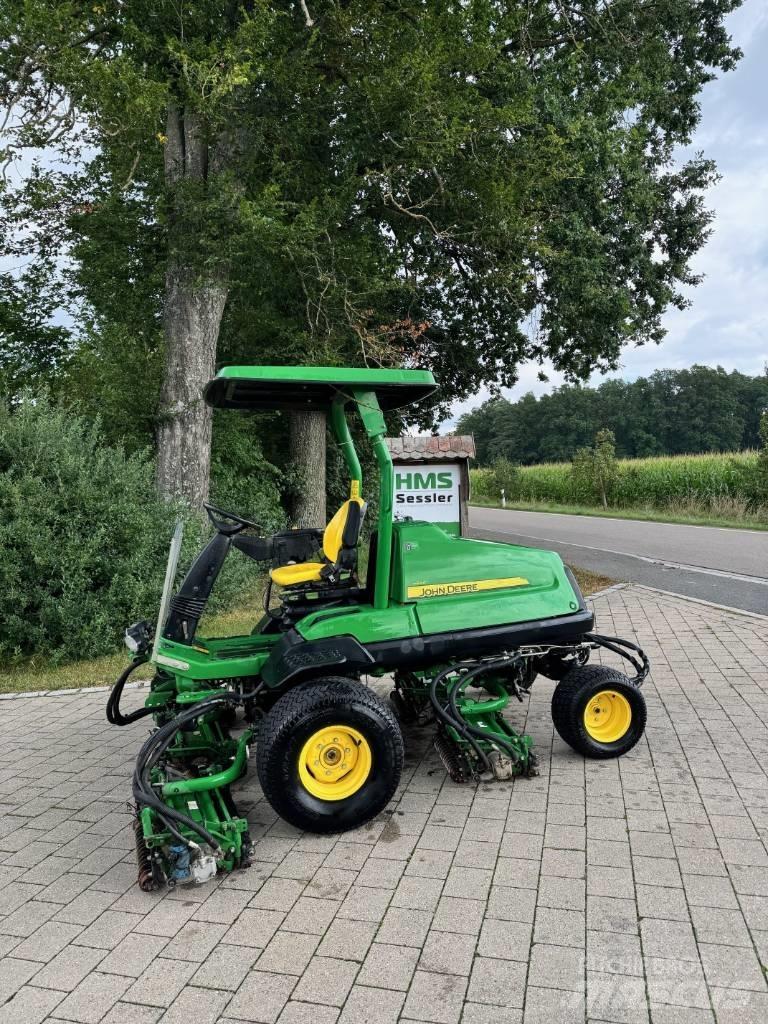 John Deere 8700 A Kosačky fervejí