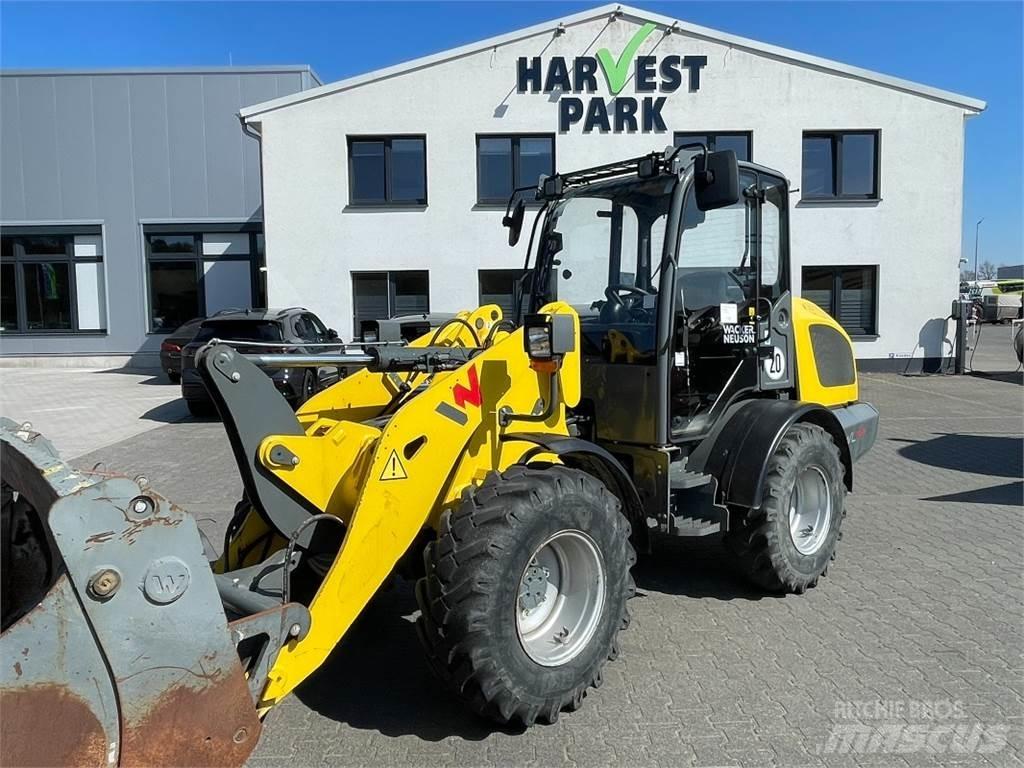 Wacker Neuson WL44 Kolesové nakladače