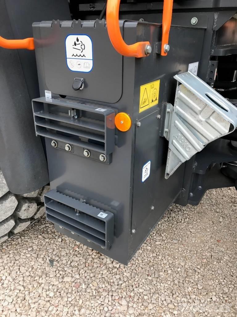 Develon DL 320-7 Kolesové nakladače