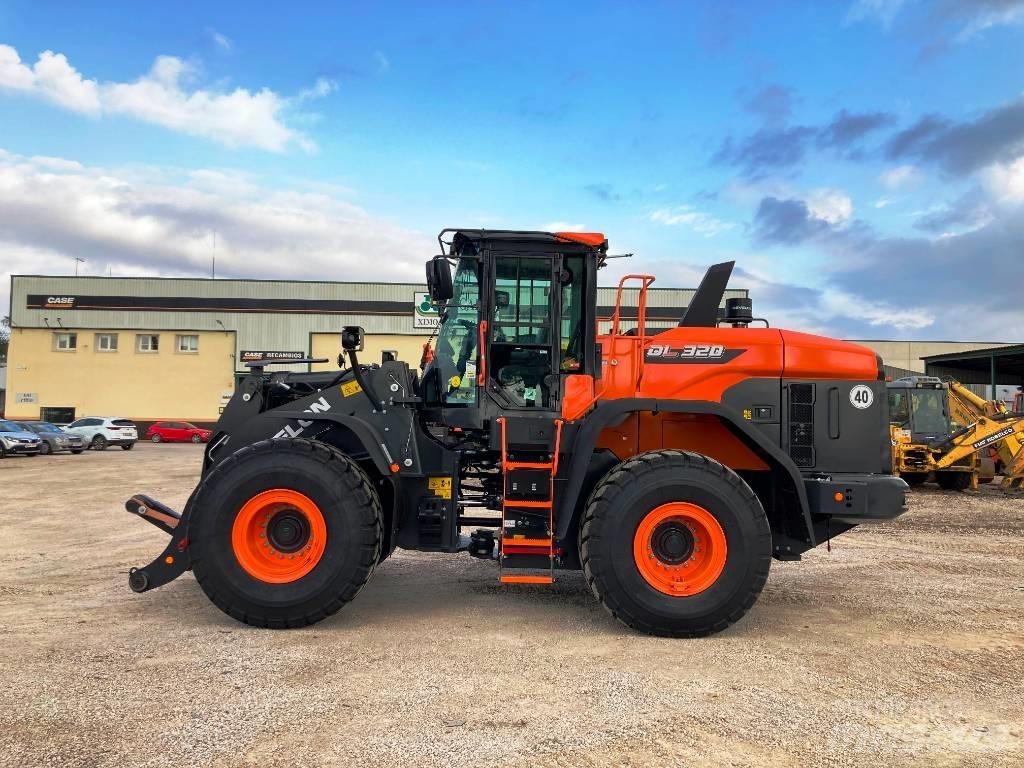 Develon DL 320-7 Kolesové nakladače