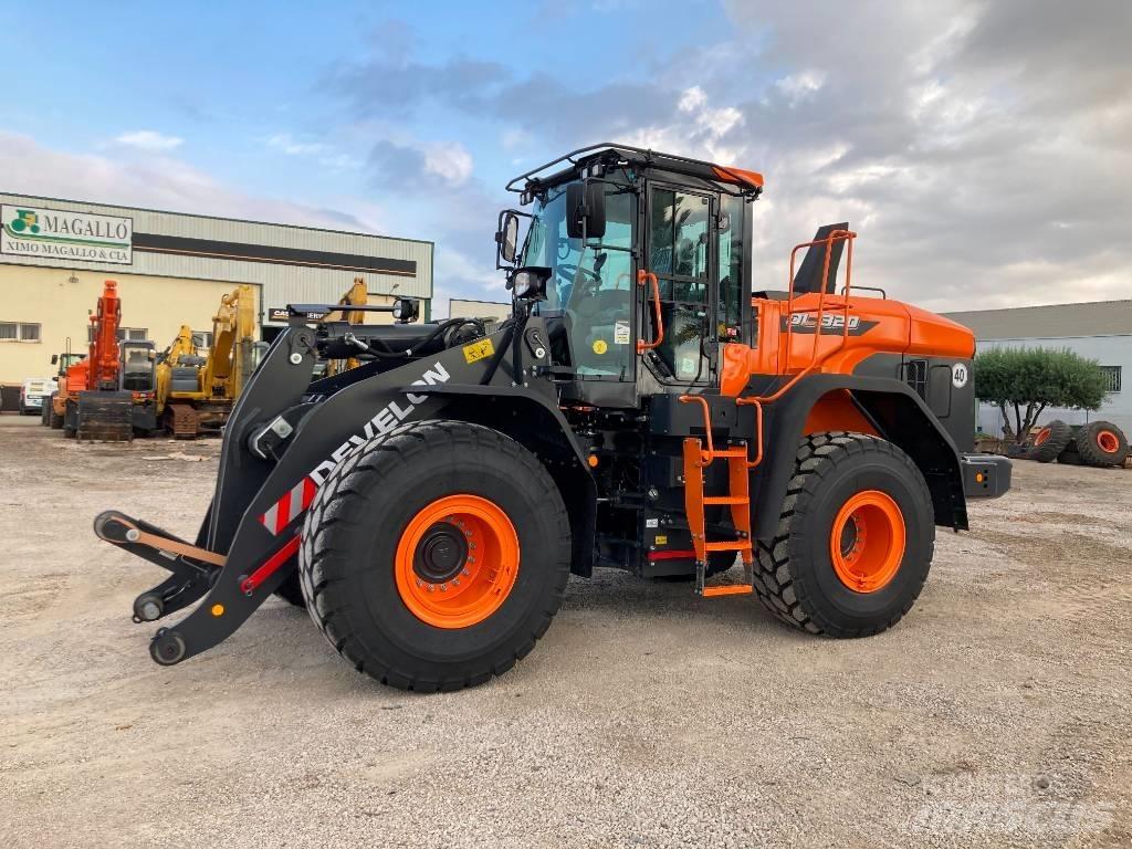 Develon DL 320-7 Kolesové nakladače