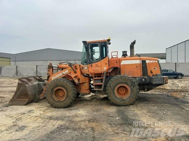 Doosan DL 300 Kolesové nakladače