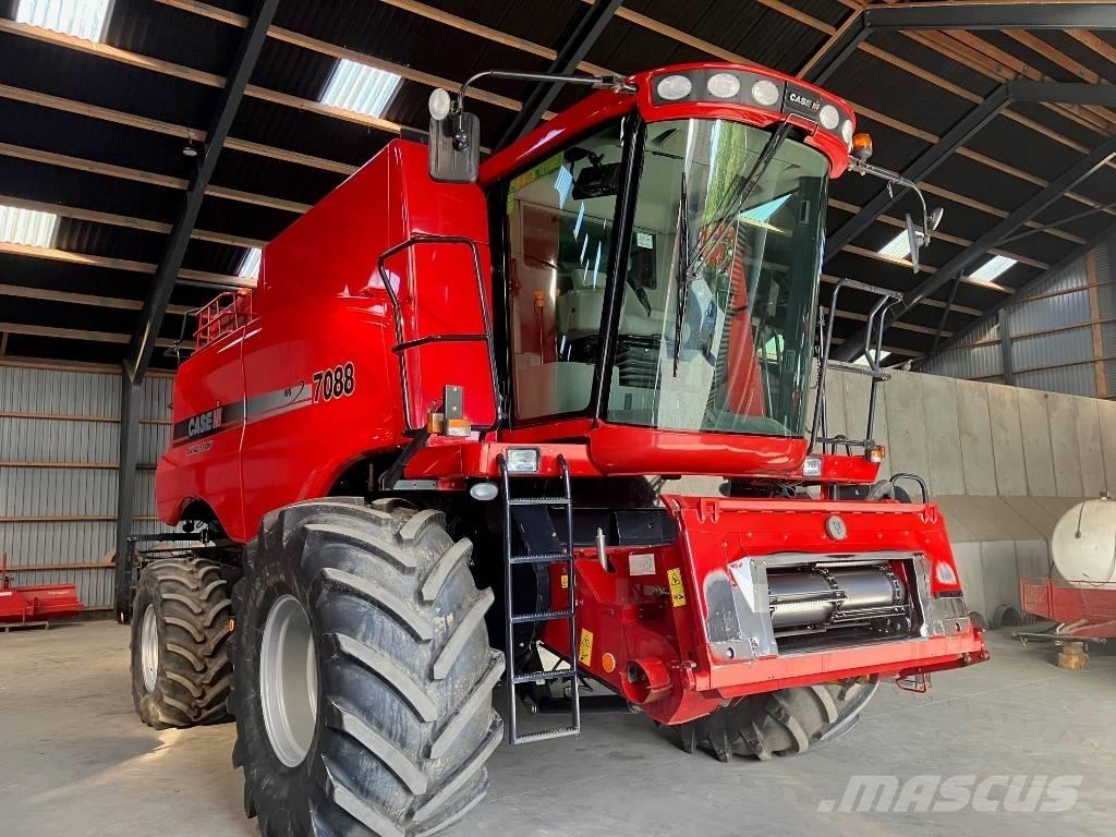 Case IH 7088 Kombinované zberacie stroje