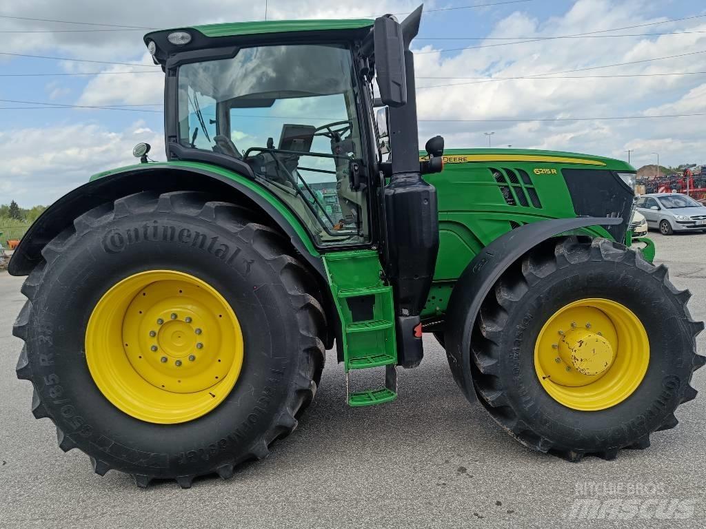 John Deere 6215 R Traktory