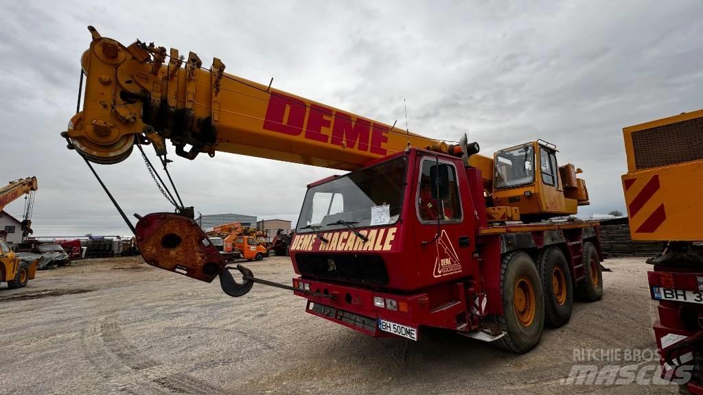 Grove GMK 3050 Univerzálne terénne žeriavy