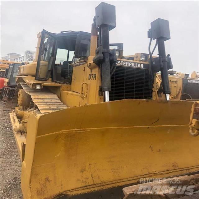 CAT D 7 R Pásové dozéry