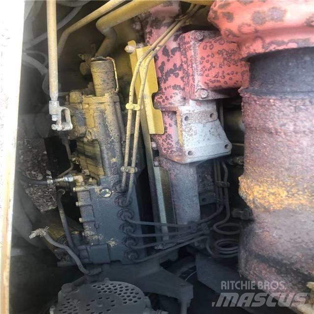 CAT D 7 R Pásové dozéry